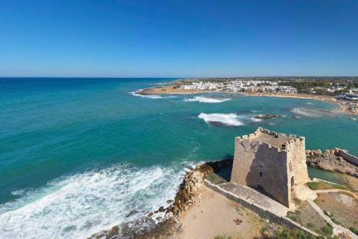 Castle on the Sea - Housity