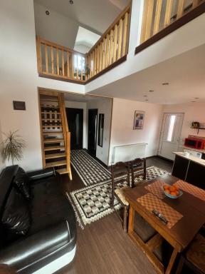 River Apartment - Hizvo