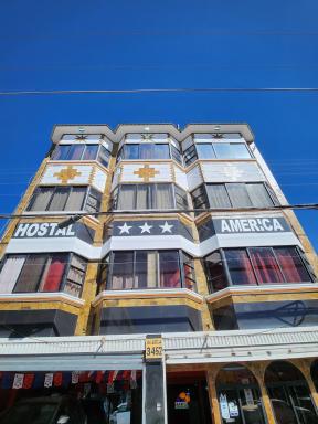Hostal America - Housity