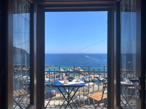 Il Balcone sul porto di Malfa - Housity