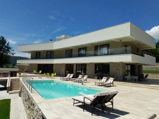 Orlovo gnezdo - Housity