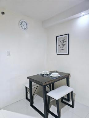 Persimmon Studios - Studio Unit- 16th Floor - 1641 - Housity