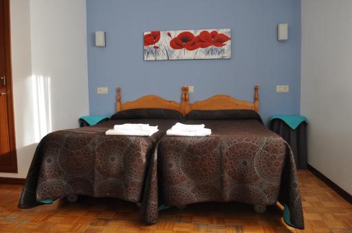 Hostal La Tablada - Housity