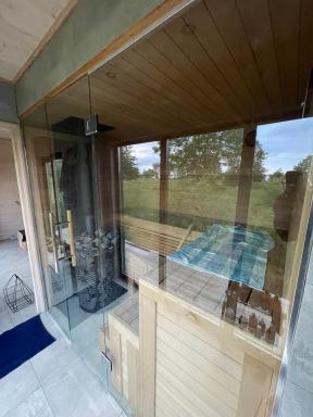 Seaside getaway in Ööd mirror house with sauna - Housity