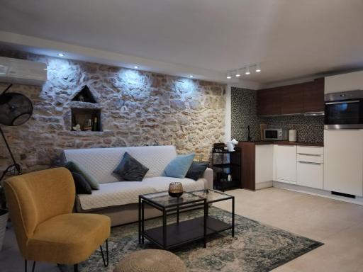 Stone house, Svirče, Hvar - Housity