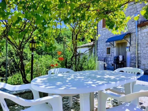 Casa rustica con terrazza e barbecue - Housity