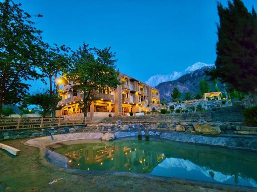 Dumani Nagar Hotel & Resort - Housity