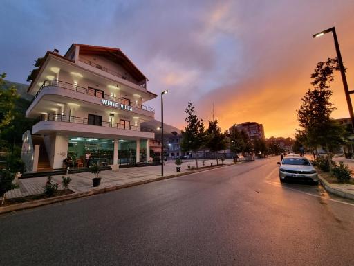 White Villa - Hizvo
