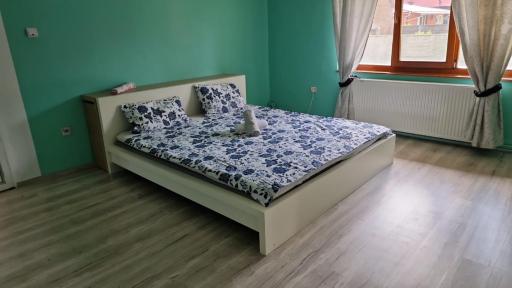 Casă de lângă rău - Housity