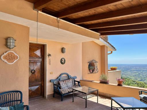 Must View Villa - Housity