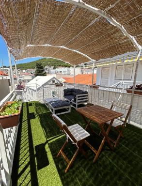 Mini Central Studio - Water Sports Equipment - Housity