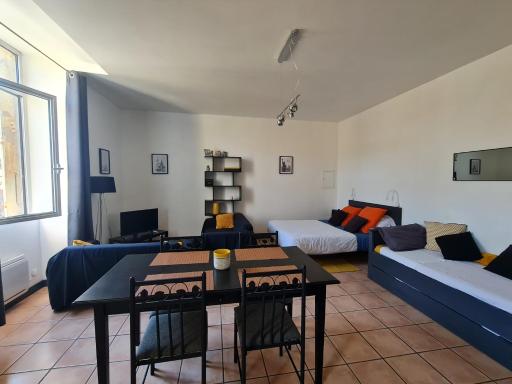 LE PRIEURE - STUDIOS jusqu'à 4 personnes - Housity