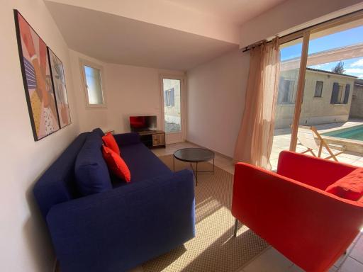La maison en couleurs-3 étoiles-à 10 min d'Avignon, promo à la semaine - Housity