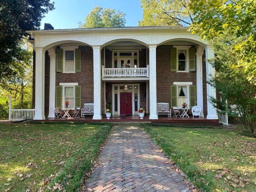 Belmont Inn - Housity