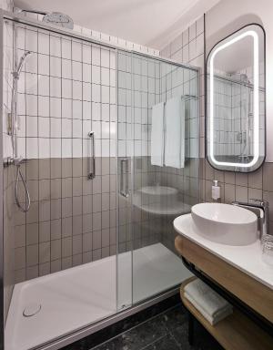 Leonardo Hotel Dublin Parnell Street - Housity
