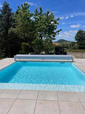 Gite authentique au coeur de Blavozy avec piscine privée, jacuzzi et terrain de pétanque - Housity