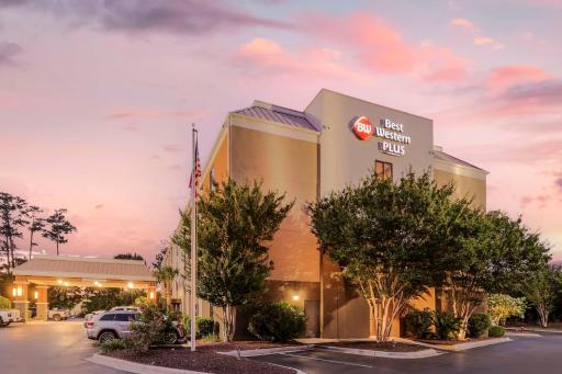 Best Western Plus Wilmington / Wrightsville Beach - Housity
