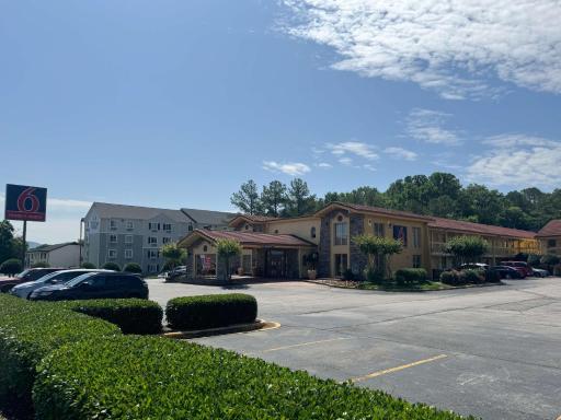 Motel 6 Huntsville AL University Dr. - Housity