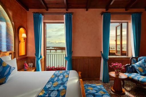 Venice Hotel Phu Quoc - Free Hon Thom Island Waterpark Cable Car & Sunset Town Tour - Hizvo