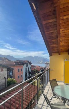 Penthouse Federico with lake view - Residenza Silvana - Housity
