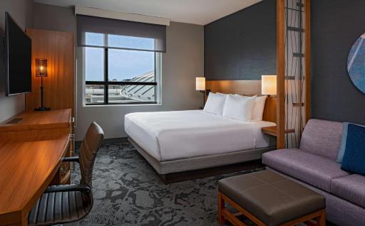 Hyatt Place Indianapolis Downtown - Housity