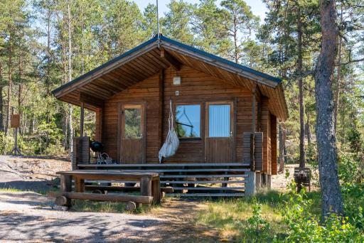 Pinetree Cottages Cabin with loft - Housity