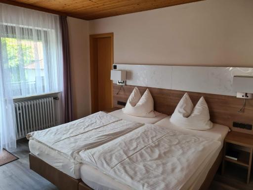 Pension Zum Grünen Wald - Housity