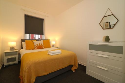 Signature - Glen Lee House - Housity