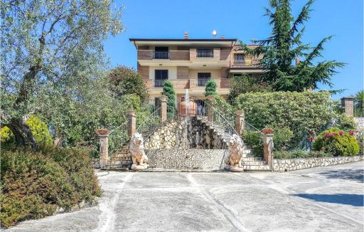 7 Bedroom Stunning Home In Caiazzo - Housity