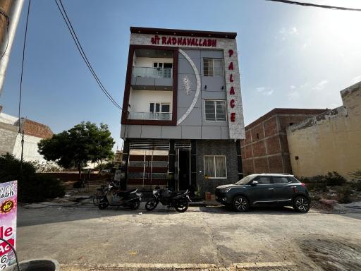Shree Radha Vallabh Palace - Housity