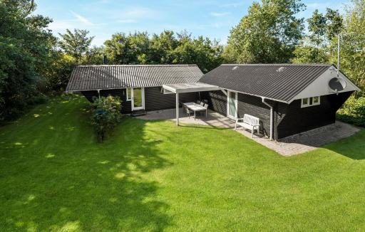 Two-Bedroom Holiday Home In Ulfborg - Housity