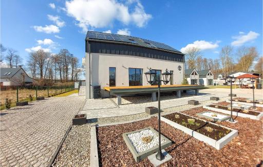 Stunning Apartment In Wilcze With Sauna - Housity