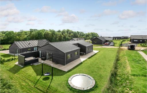 4 Bedroom Cozy Home In Haderslev - Housity