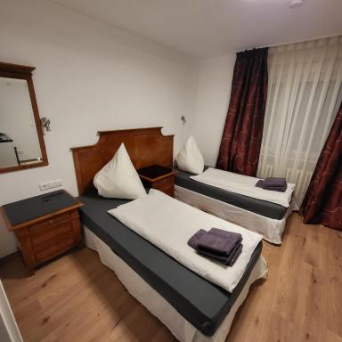 Frankenthal City Apartment mit eigene Bad und Kochmöglichkeit - Housity