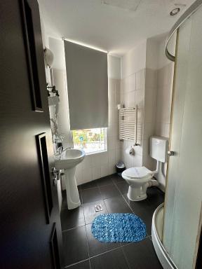 Lion\'s Hotel - Housity