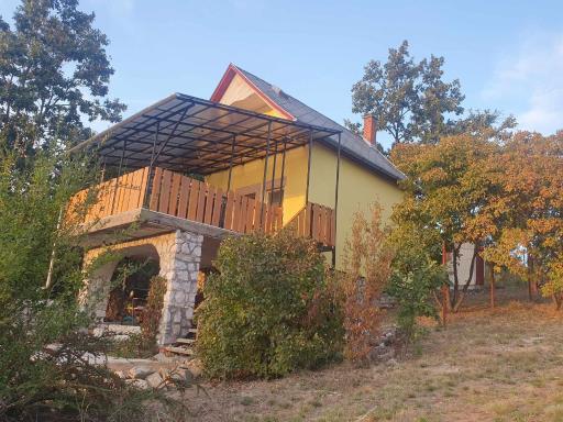 Sárga Liliom Vendégház - Housity
