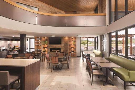 Country Inn & Suites by Radisson, Indianapolis East, IN - Housity