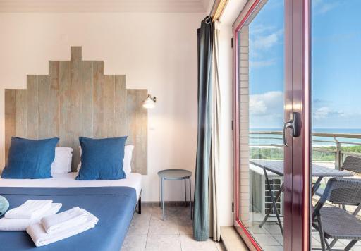 GuestReady - Stunning Sea View Studio in Ericeira - Housity