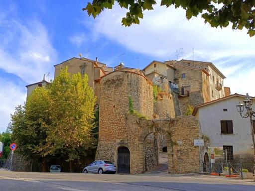 Casa in Antico Borgo Medievale a Tarano RI, via Giacomo Leopardi, 15 - Housity