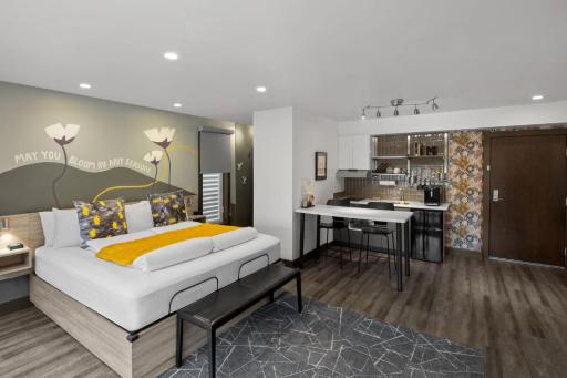 Silverbow Inn - Housity
