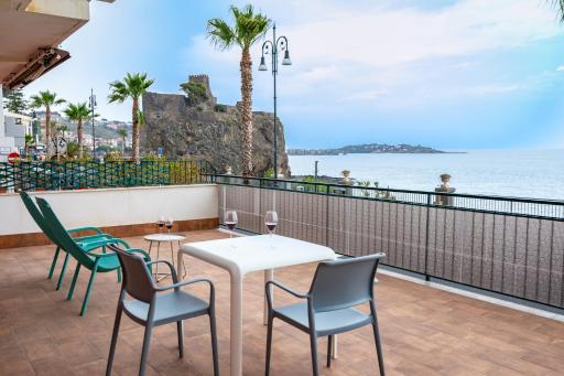 La Terrazza sul Mare Modern Apartment - Housity