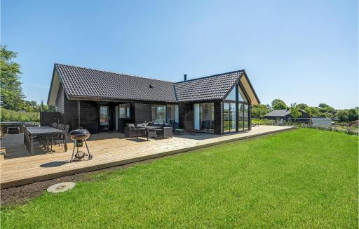 4 Bedroom Nice Home In Odder - Housity