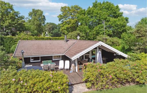 Amazing Home In Hornbæk With Kitchen - Housity