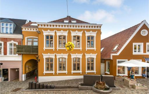 Beautiful Apartment In Aabenraa - Housity