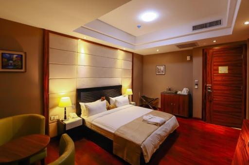 Golden Tulip Essential Lagos Airport Hotel - Housity