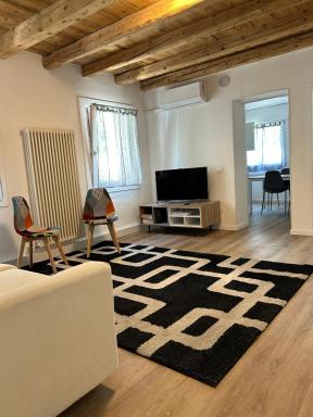 Larocca Tourist Home 3 Valbrenta - Housity