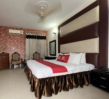 HOTEL TOURIST INN - Housity