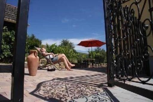 Gemütliches Ferienhaus in Trautmannsdorf In Oststeiermark mit Garten, Terrasse und Grill - Housity