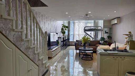 Chaoyang Joy City Hardcover Apartment - Housity