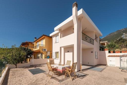 Wohnung in Cala Gonone mit Terrasse und Garten und Meerblick - Housity